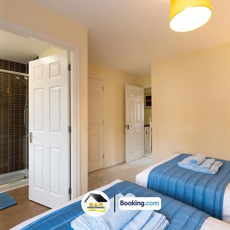 3 Bedroom House By B And R Serviced Accommodation Amesbury With Super Fast Wi-Fi 145Mbps ภายนอก รูปภาพ