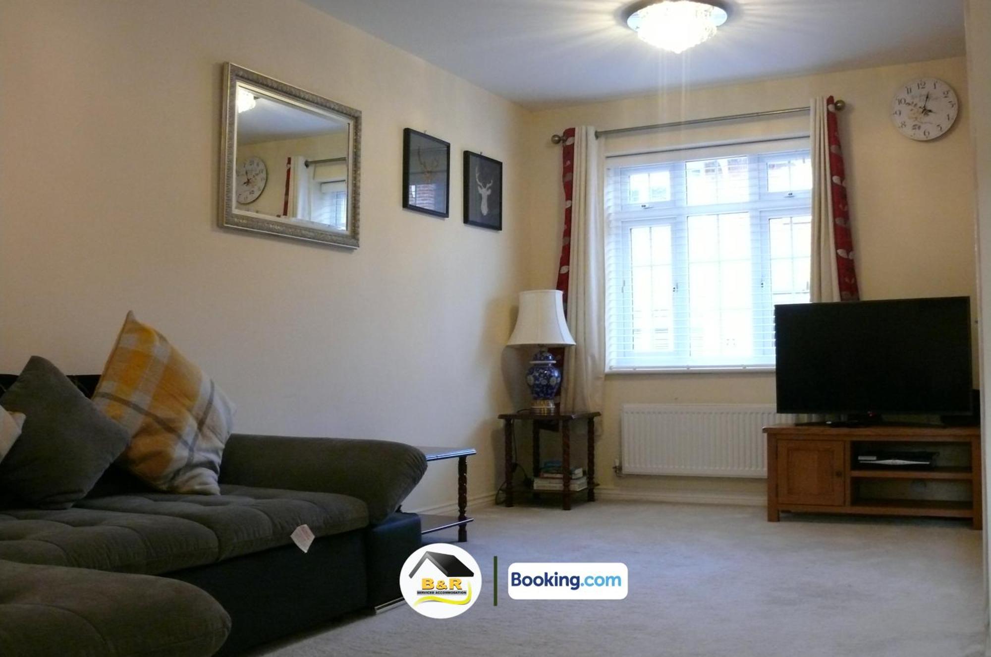 3 Bedroom House By B And R Serviced Accommodation Amesbury With Super Fast Wi-Fi 145Mbps ภายนอก รูปภาพ