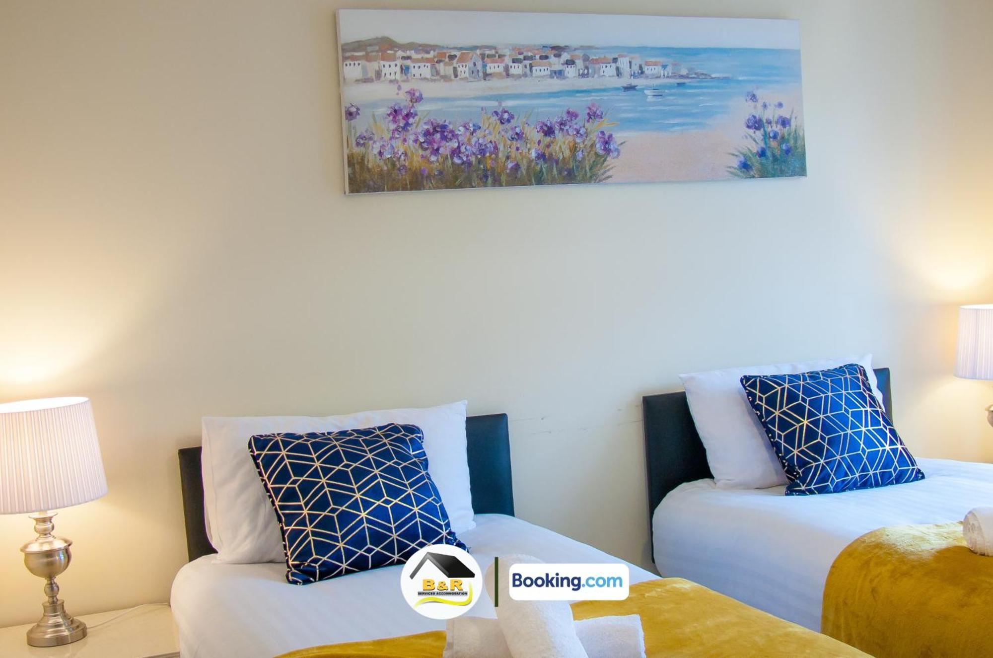 3 Bedroom House By B And R Serviced Accommodation Amesbury With Super Fast Wi-Fi 145Mbps ภายนอก รูปภาพ