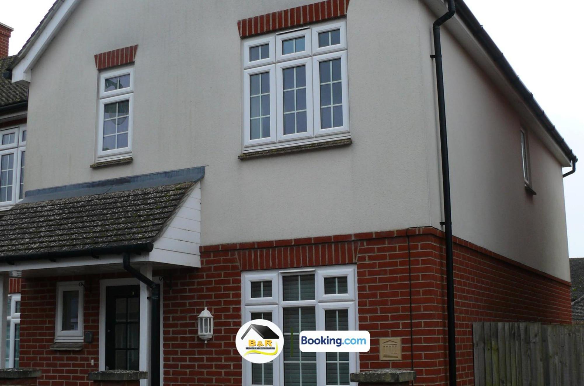 3 Bedroom House By B And R Serviced Accommodation Amesbury With Super Fast Wi-Fi 145Mbps ภายนอก รูปภาพ