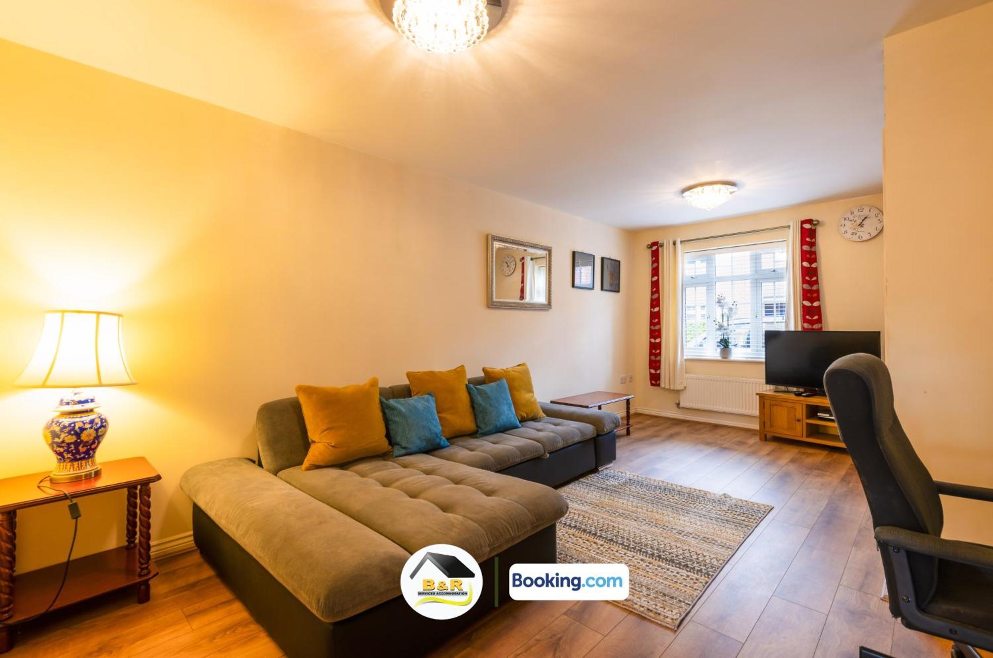 3 Bedroom House By B And R Serviced Accommodation Amesbury With Super Fast Wi-Fi 145Mbps ภายนอก รูปภาพ