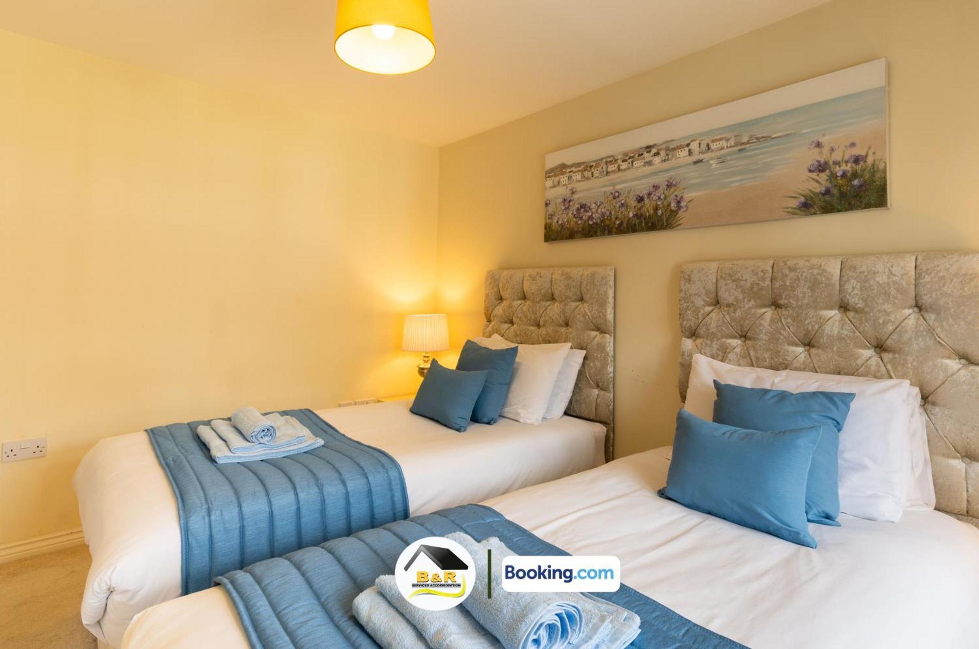 3 Bedroom House By B And R Serviced Accommodation Amesbury With Super Fast Wi-Fi 145Mbps ภายนอก รูปภาพ