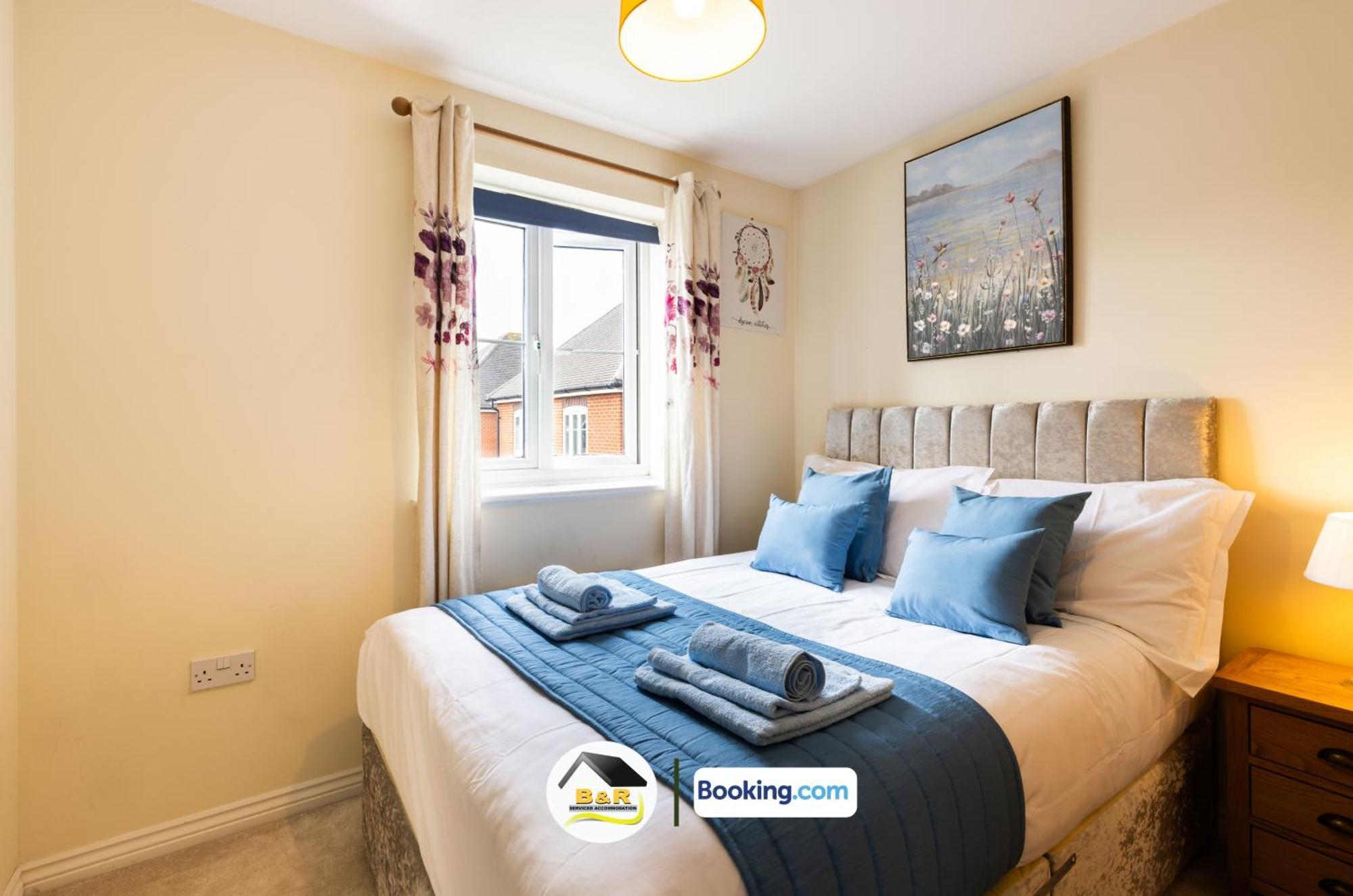 3 Bedroom House By B And R Serviced Accommodation Amesbury With Super Fast Wi-Fi 145Mbps ภายนอก รูปภาพ
